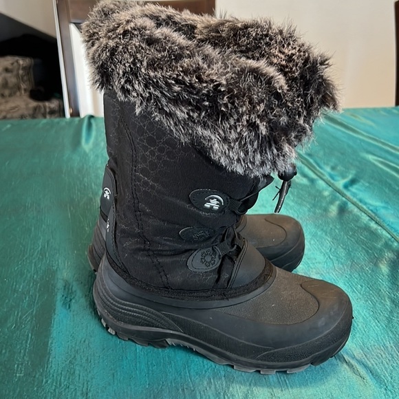 Kamik boots - Picture 3 of 7